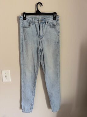 American Eagle Outfitters Light Wash Skinny Jeans